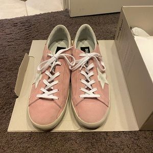Women’s Golden Goose Super Star Low Top pink suede.